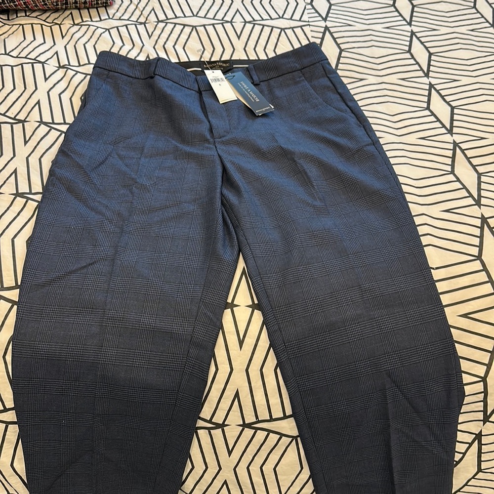 Banana Republic dress pant. NWT. Ryan curvy fit size 6.